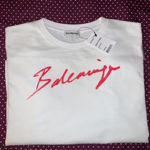 ❌❌SOLD❌❌ BNWT Balenciaga Women’s T shirt